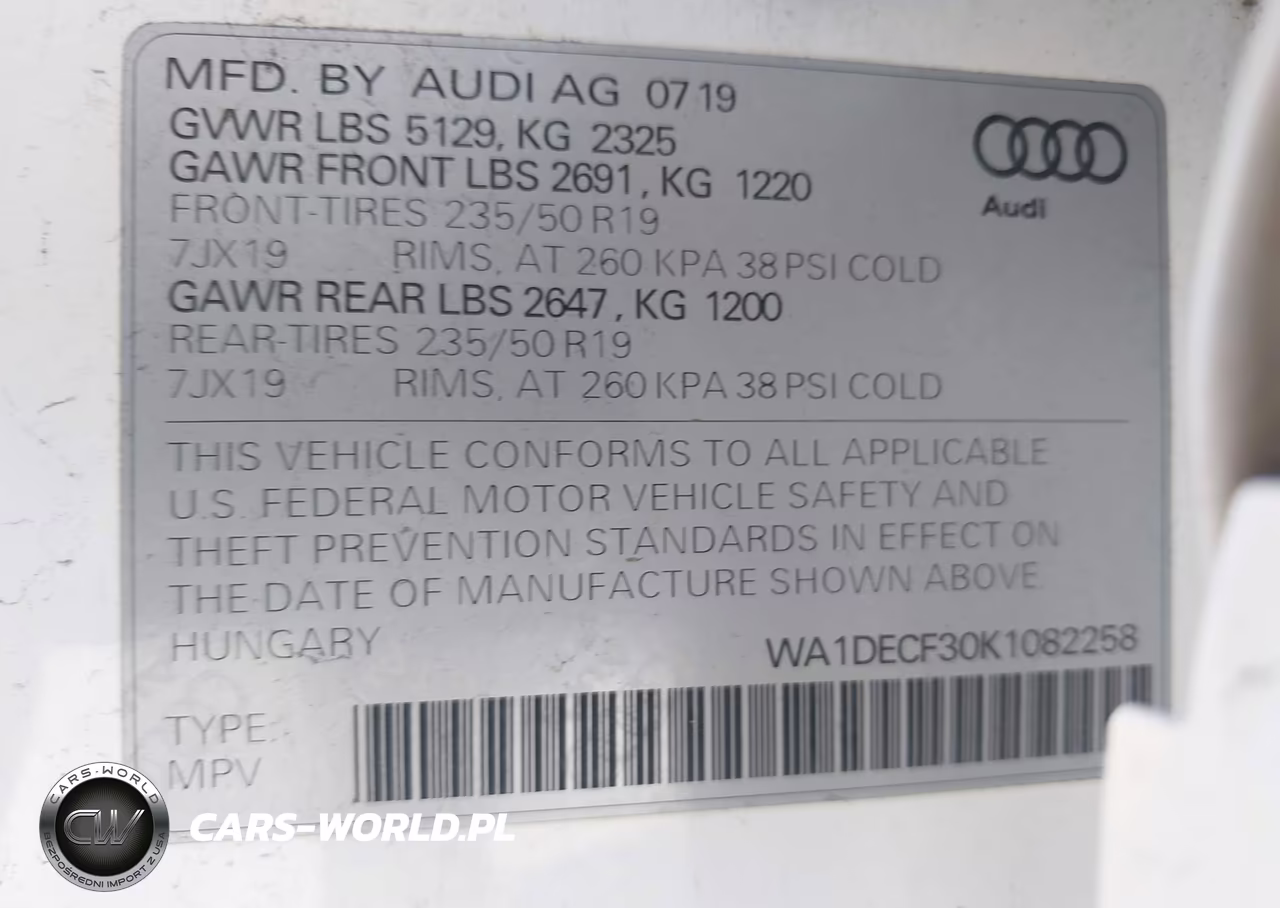 2019 Audi Q3 2.0T S Line Premium VIN:WA1DECF30K1082258 - 9