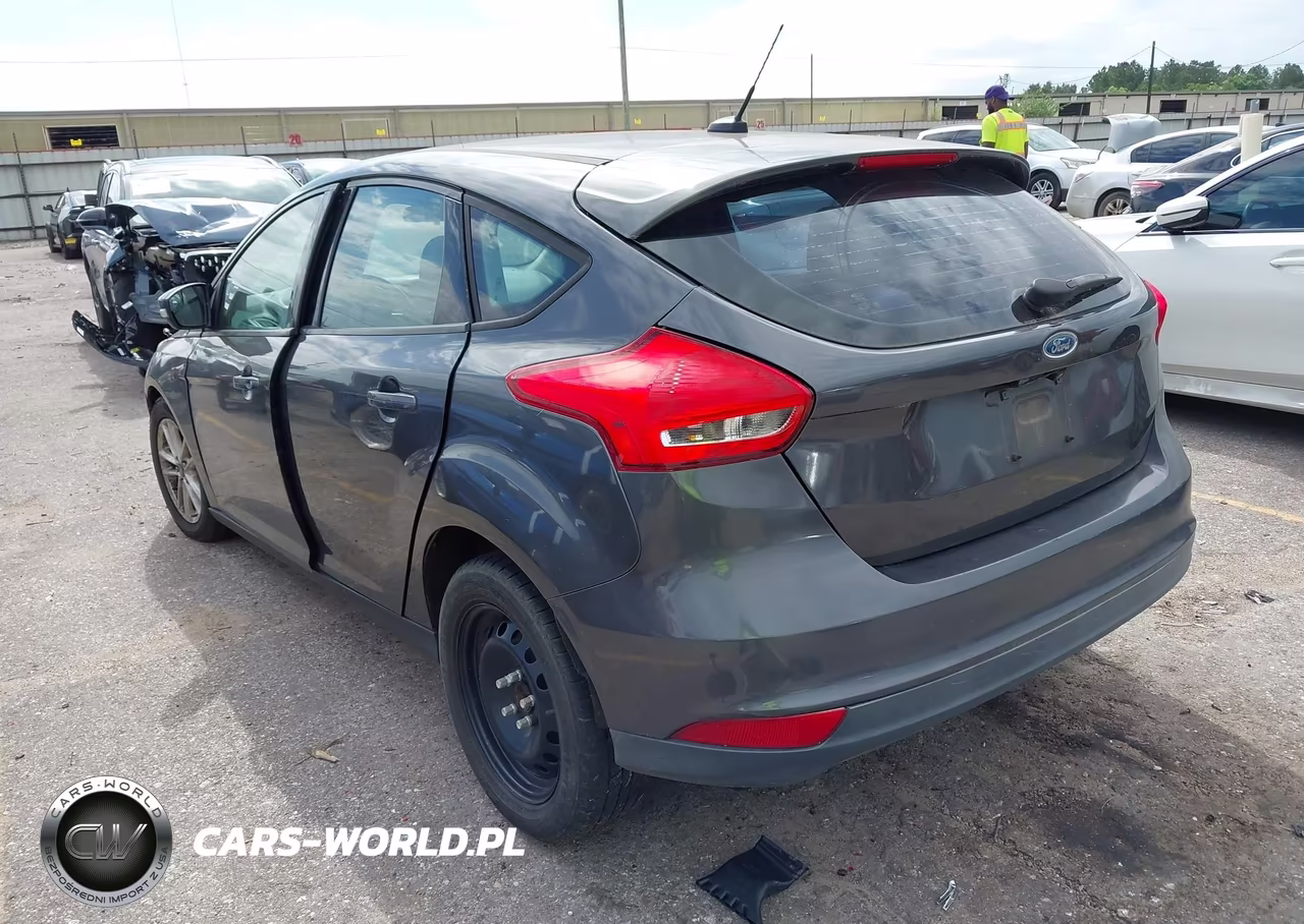 2017 Ford Focus Se VIN:1FADP3K29HL278103 - 3