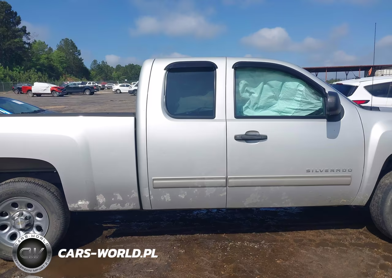 2011 Chevrolet Silverado 1500 Ls VIN:1GCRCREA6BZ380738 - 13