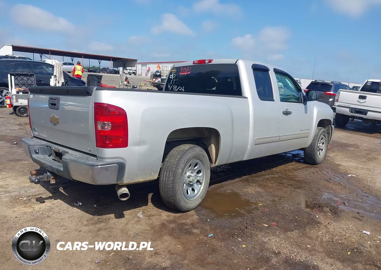 2011 Chevrolet Silverado 1500 Ls VIN:1GCRCREA6BZ380738 - 4