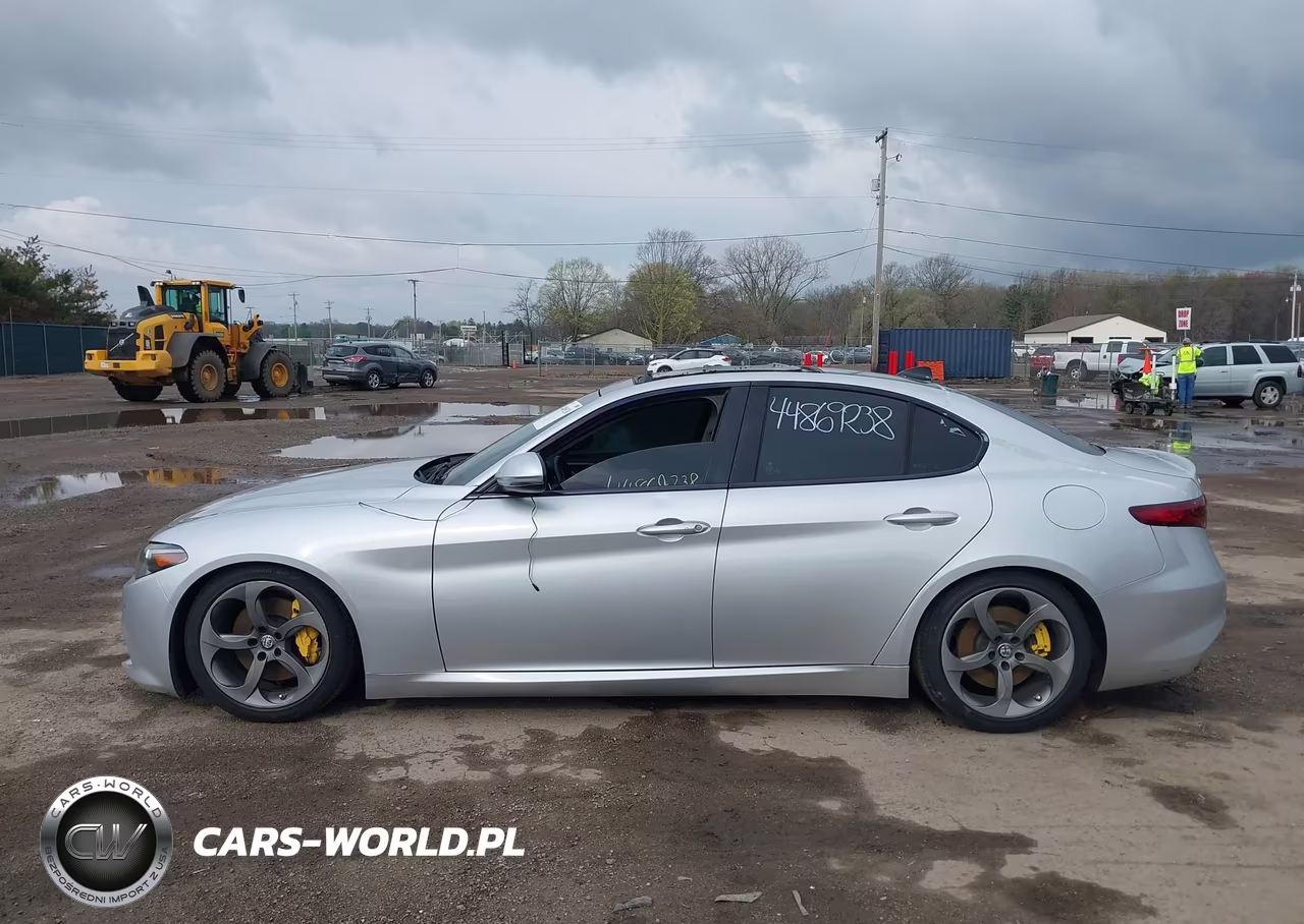 2017 Alfa Romeo Giulia Ti Awd VIN:ZARFAEEN9H7554655 - 14
