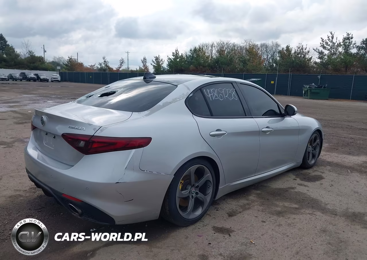 2017 Alfa Romeo Giulia Ti Awd VIN:ZARFAEEN9H7554655 - 4