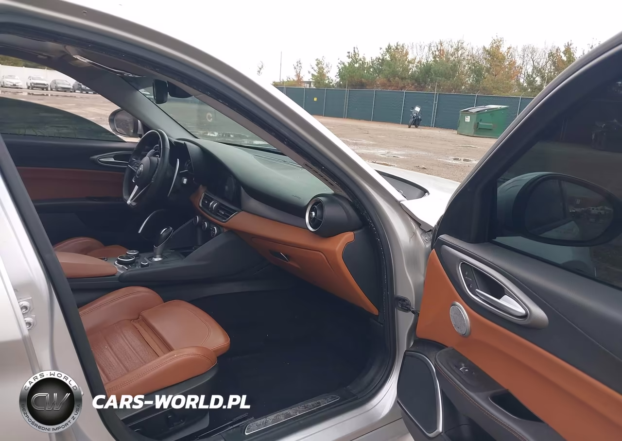 2017 Alfa Romeo Giulia Ti Awd VIN:ZARFAEEN9H7554655 - 5