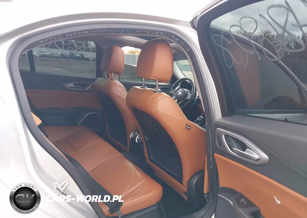 2017 Alfa Romeo Giulia Ti Awd VIN:ZARFAEEN9H7554655 - 8