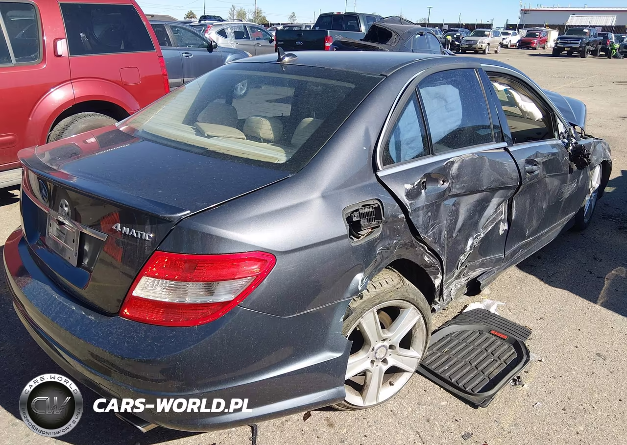 2010 Mercedes-Benz C 300 VIN:WDDGF8BBXAR124130 - 4