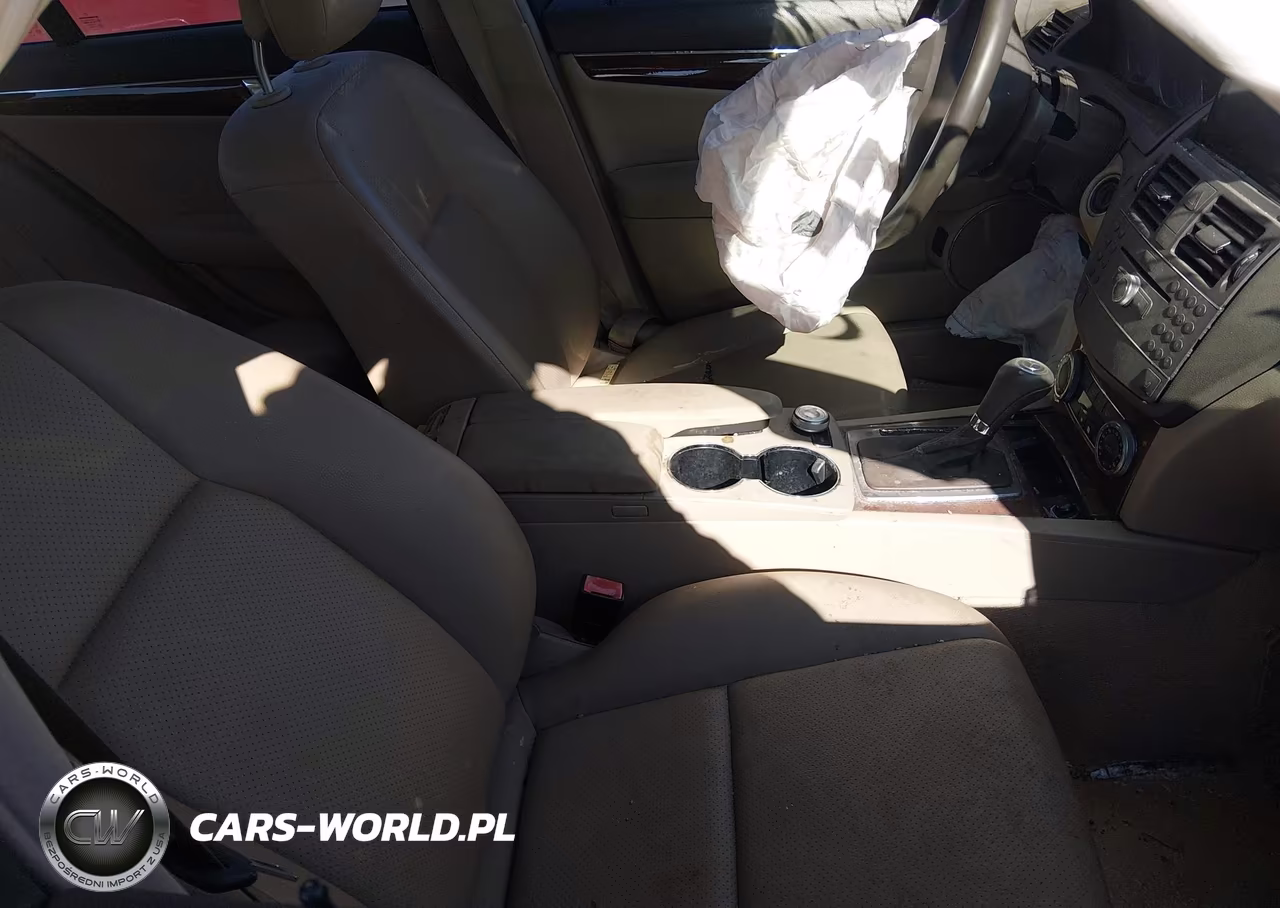 2010 Mercedes-Benz C 300 VIN:WDDGF8BBXAR124130 - 5