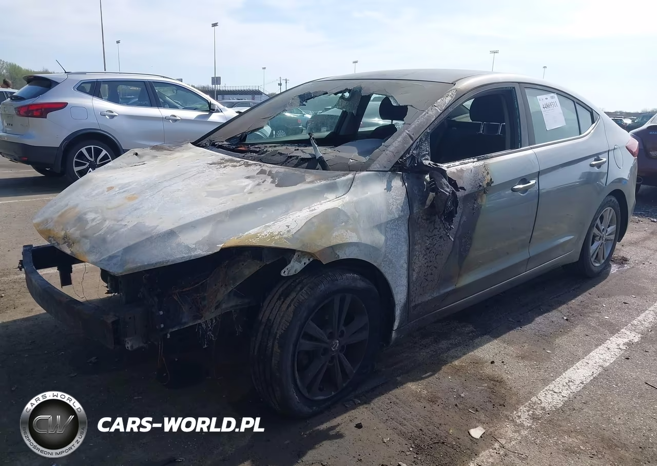 2018 Hyundai Elantra Sel VIN:KMHD84LF8JU557388 - 2