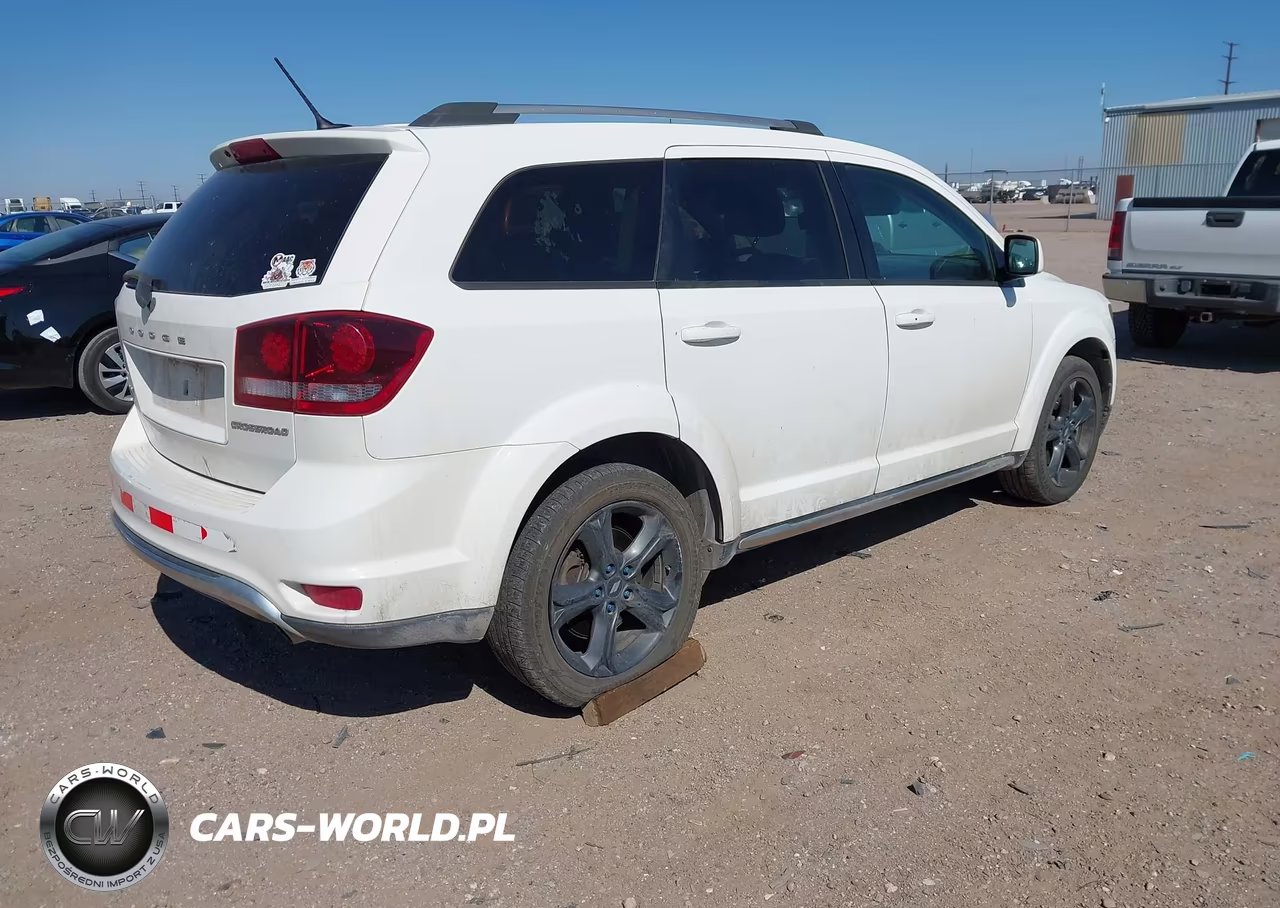 2017 Dodge Journey Crossroad Plus Awd VIN:3C4PDDGG6HT578275 - 4