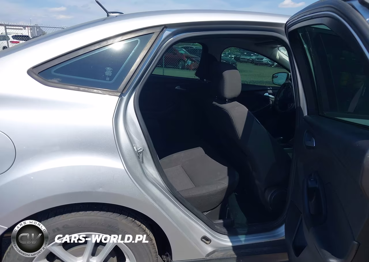 2015 Ford Focus Se VIN:1FADP3F20FL282631 - 8