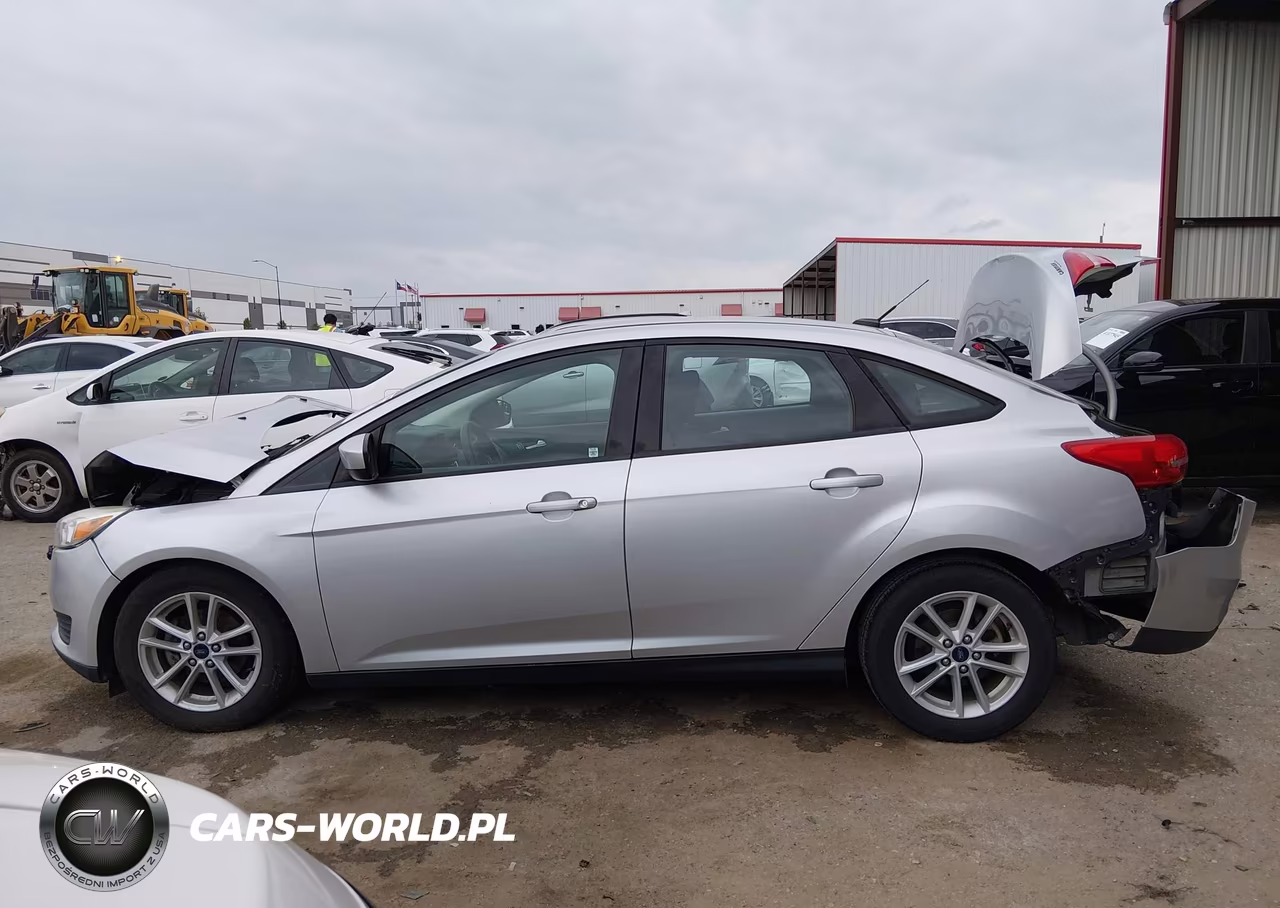 2018 Ford Focus Se VIN:1FADP3FE8JL222650 - 15