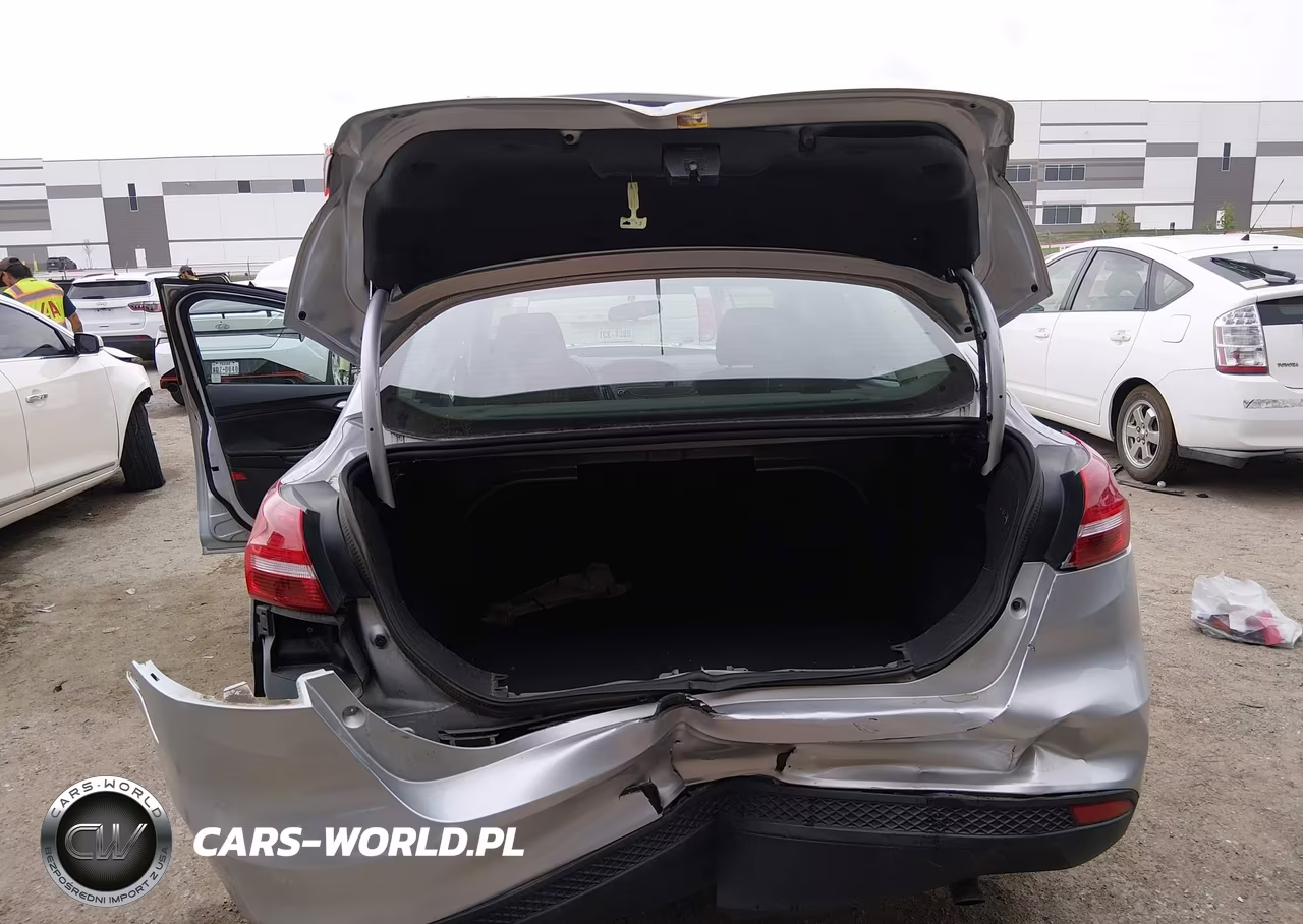 2018 Ford Focus Se VIN:1FADP3FE8JL222650 - 6