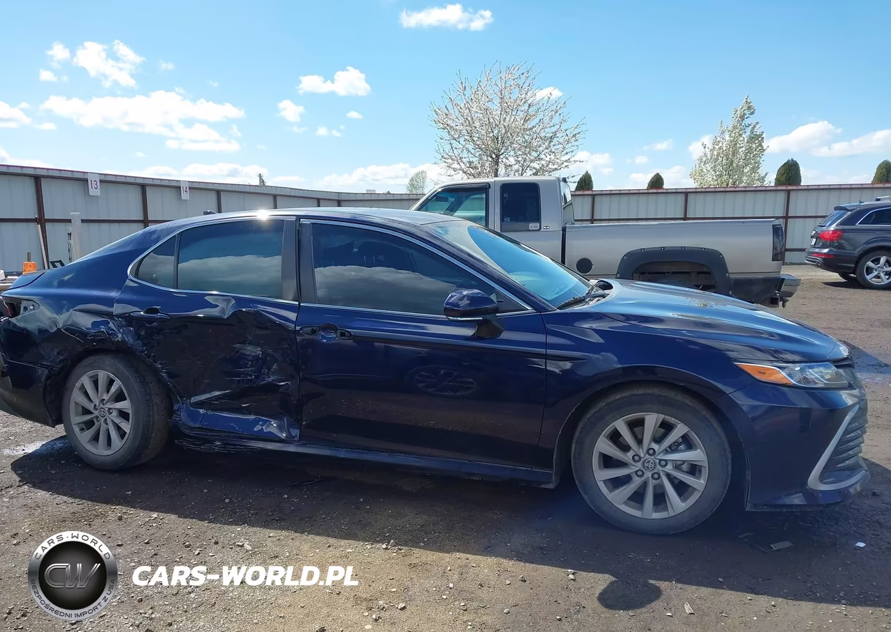 2021 Toyota Camry Le VIN:4T1C11AK3MU610288 - 14