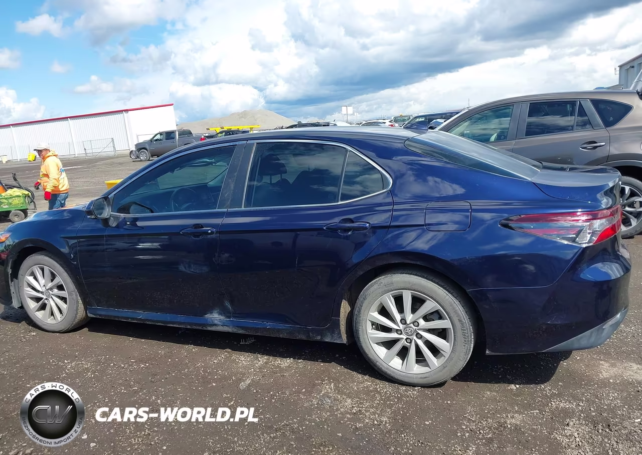 2021 Toyota Camry Le VIN:4T1C11AK3MU610288 - 15