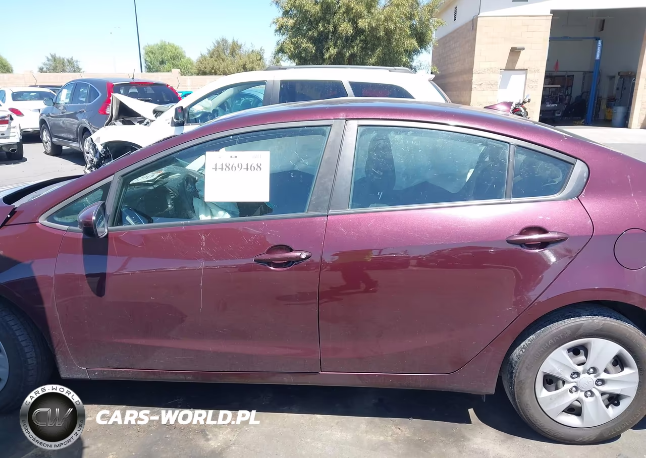 2018 Kia Forte Lx VIN:3KPFK4A7XJE254962 - 14
