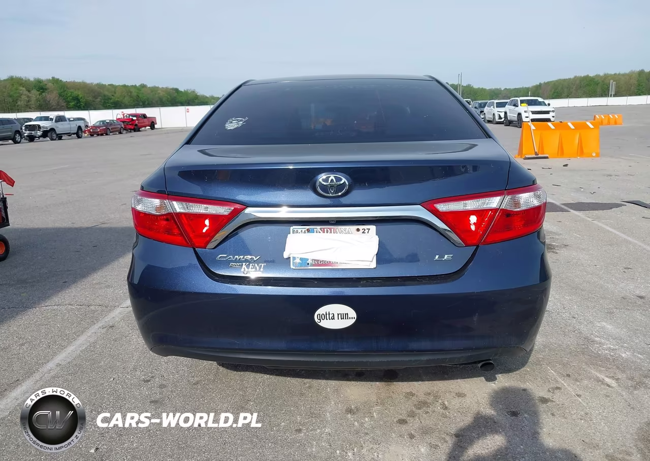 2015 Toyota Camry Le VIN:4T4BF1FK1FR505411 - 17