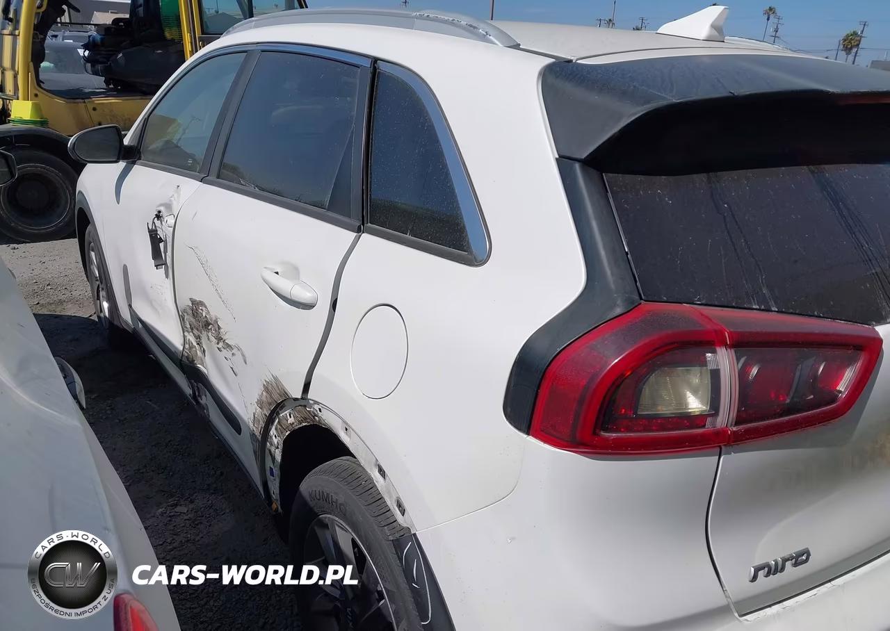 2019 Kia Niro Lx VIN:KNDCB3LC1K5274585 - 3