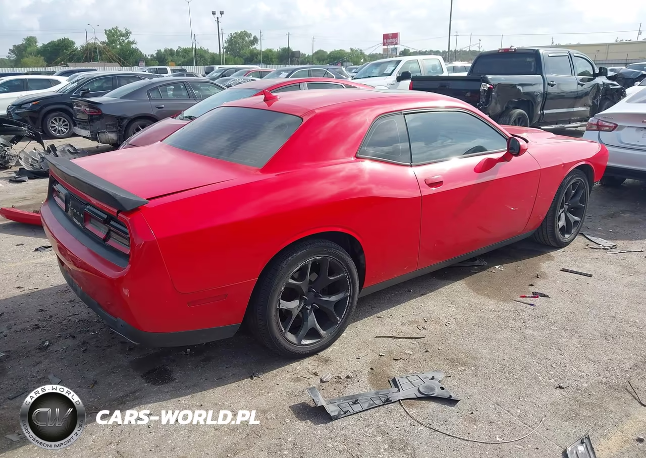2015 Dodge Challenger Sxt Plus VIN:2C3CDZBG4FH706445 - 4