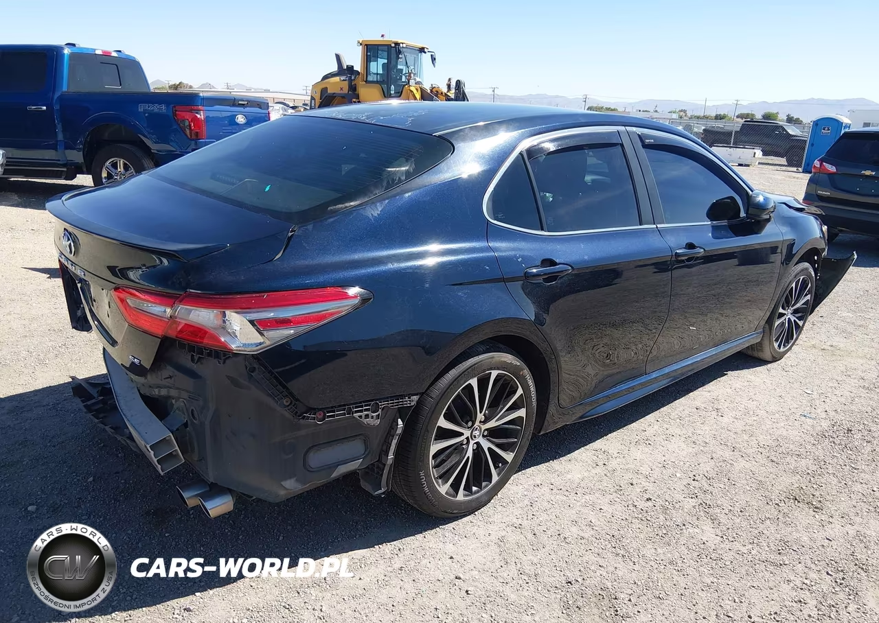2018 Toyota Camry Se VIN:4T1B11HK3JU520992 - 4