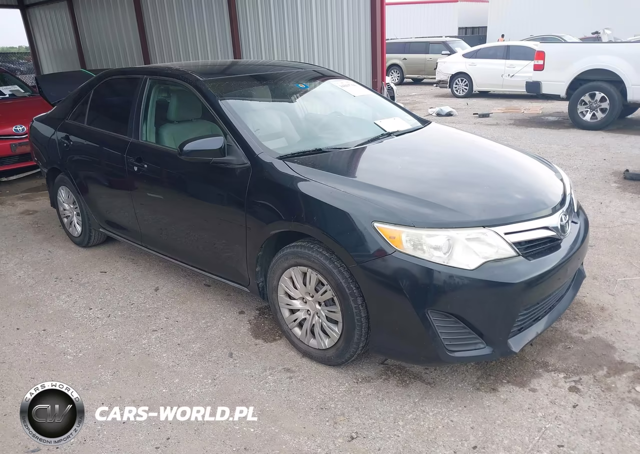 2012 Toyota Camry Le – zdjęcie 1 z 16