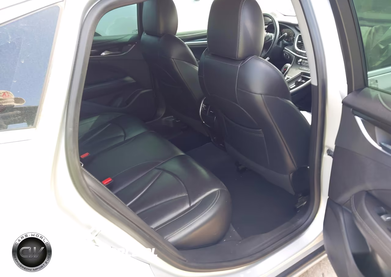 2018 Buick Lacrosse Premium VIN:1G4ZR5SS1JU131792 - 8