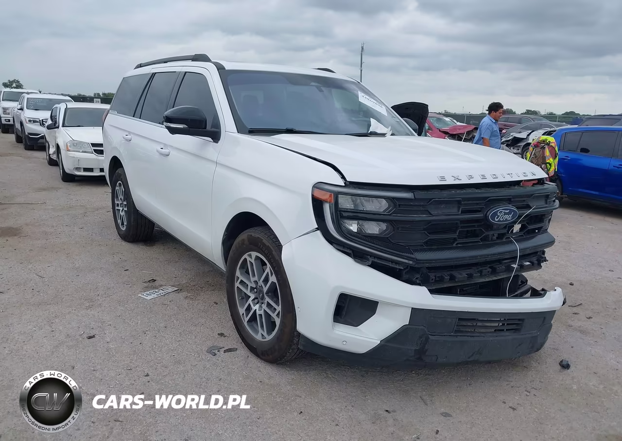 2025 Ford Expedition Active – zdjęcie 1 z 16