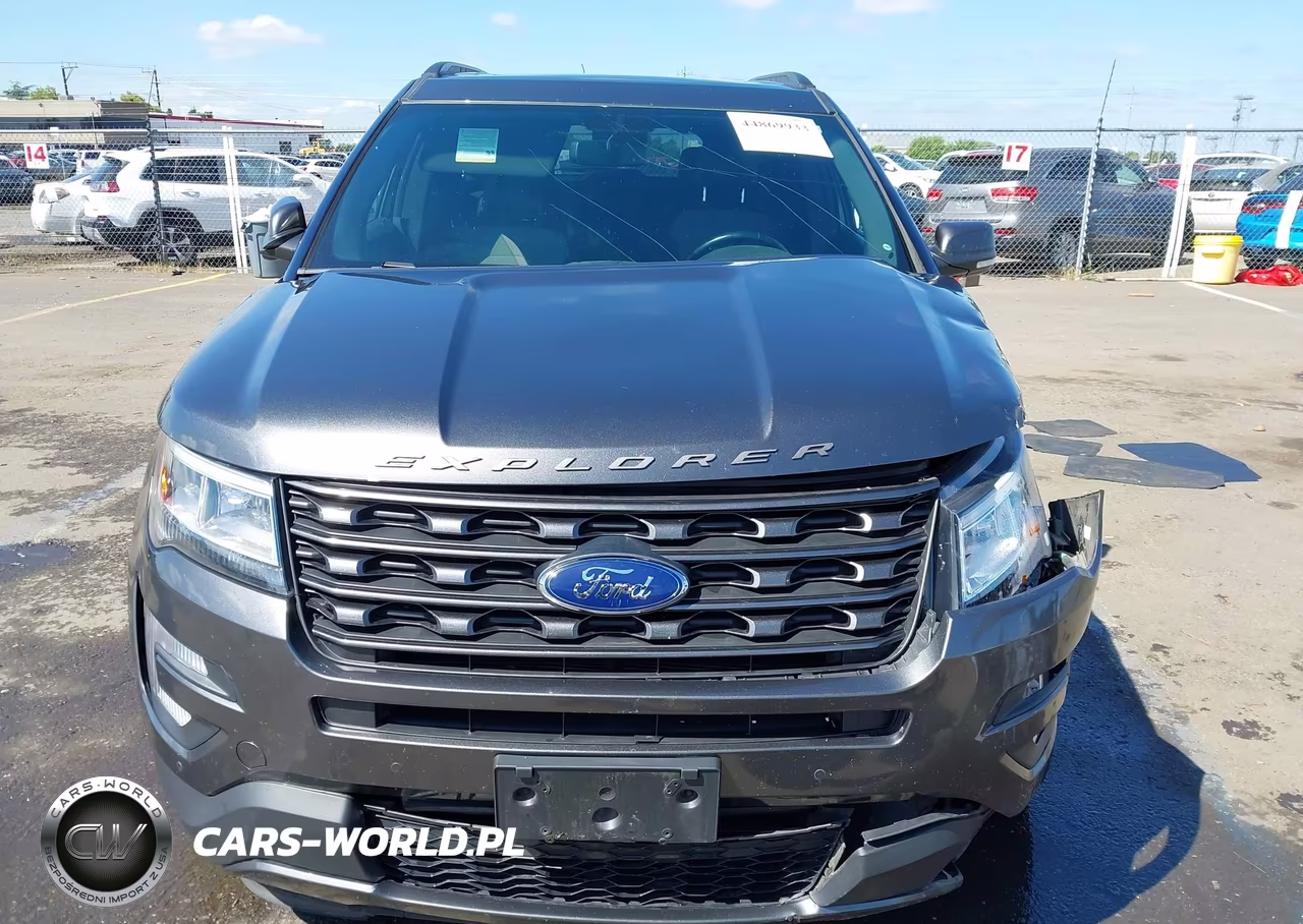 2017 Ford Explorer Xlt VIN:1FM5K8D88HGE12714 - 11