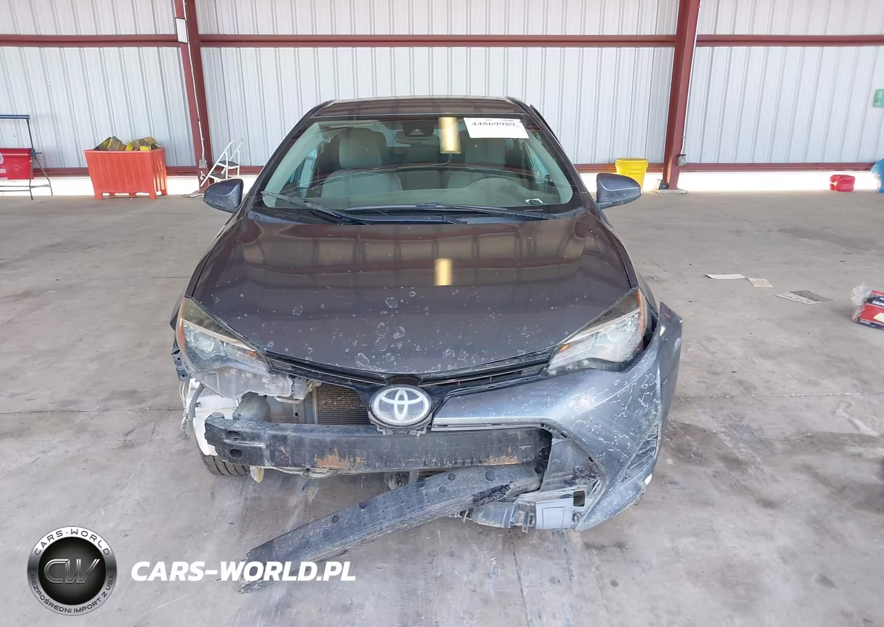 2018 Toyota Corolla Le VIN:5YFBURHE4JP842817 - 12