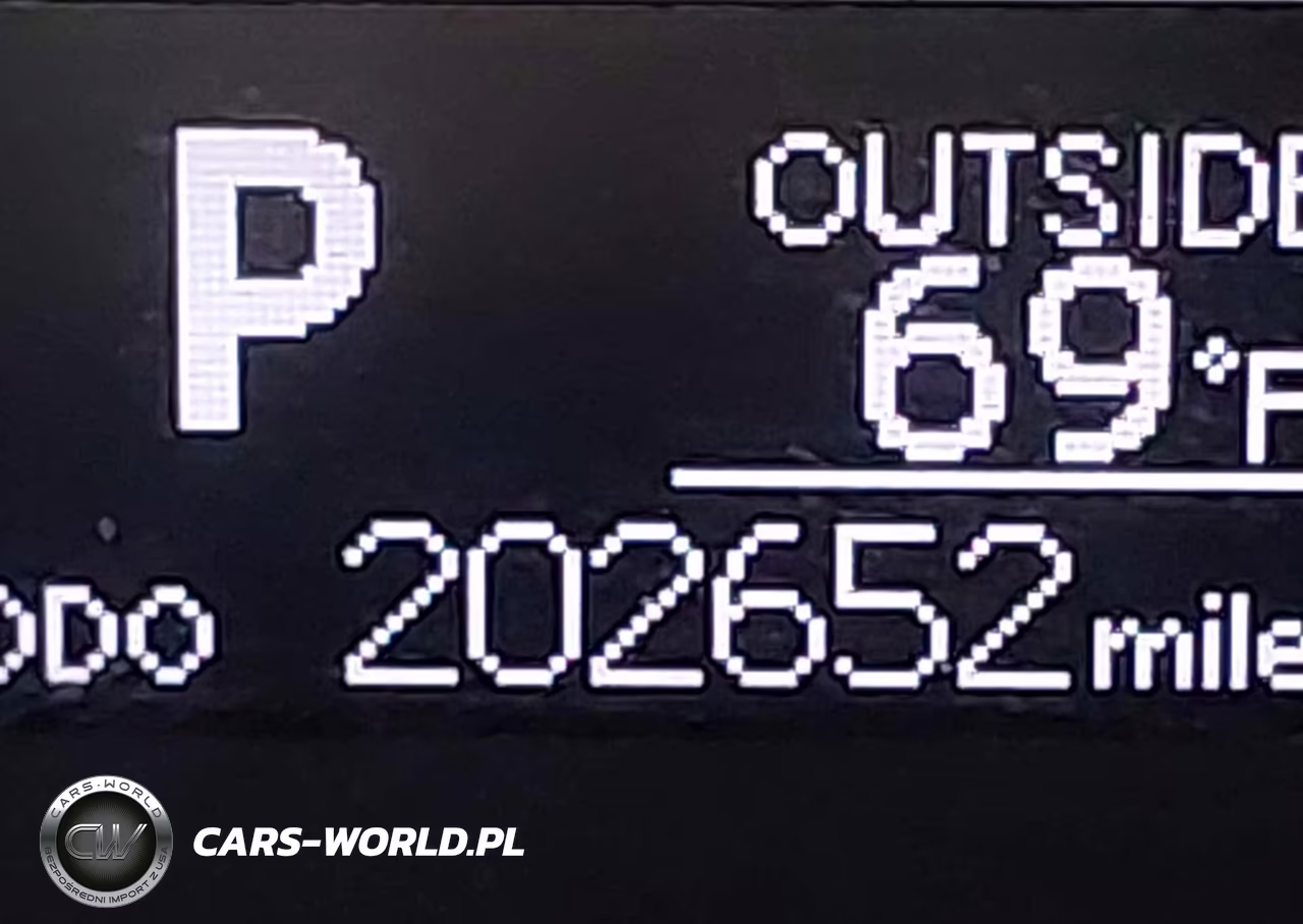 2018 Toyota Corolla Le VIN:5YFBURHE4JP842817 - 15