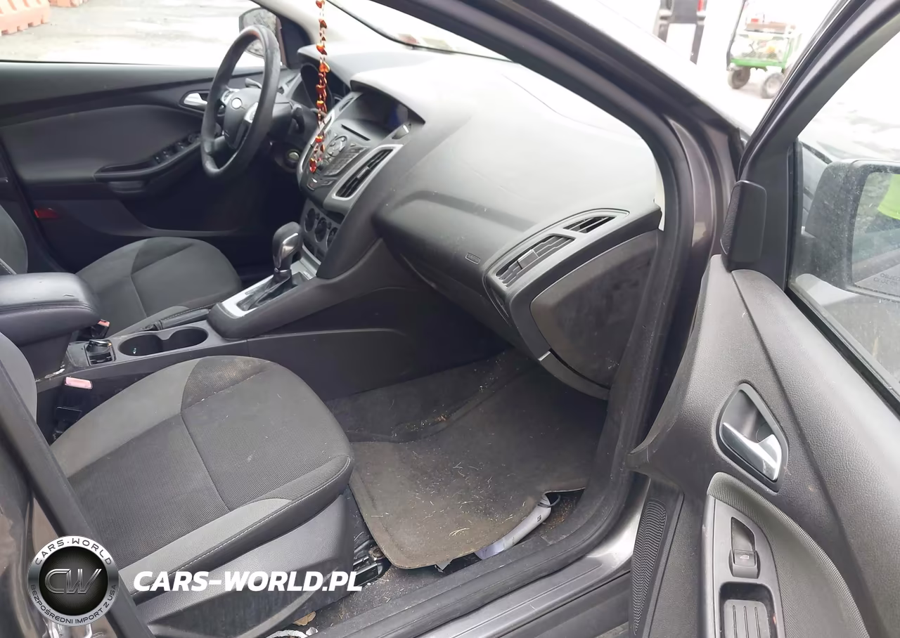 2013 Ford Focus Se VIN:1FADP3F28DL180622 - 5