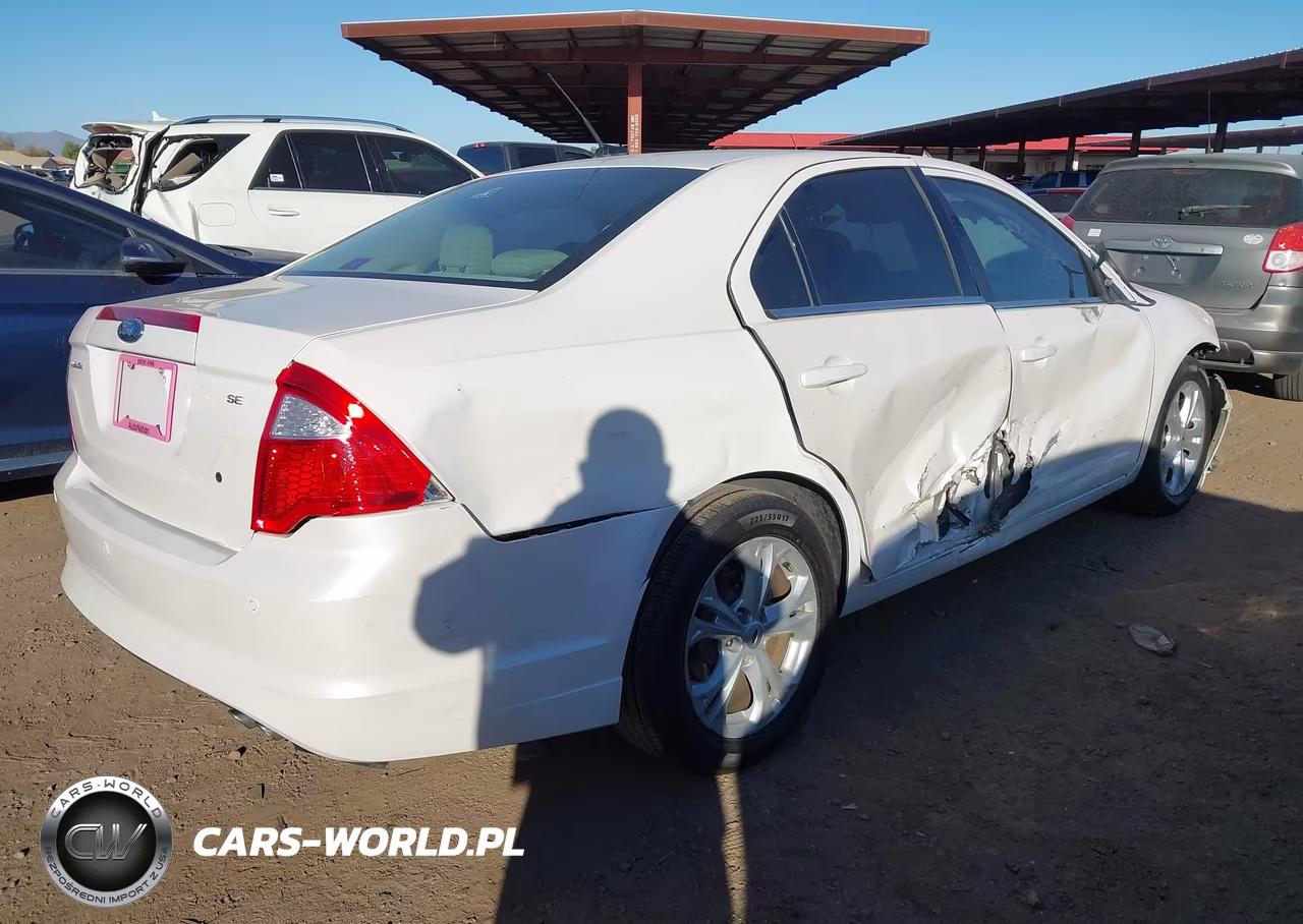 2012 Ford Fusion Se VIN:3FAHP0HA9CR444970 - 4