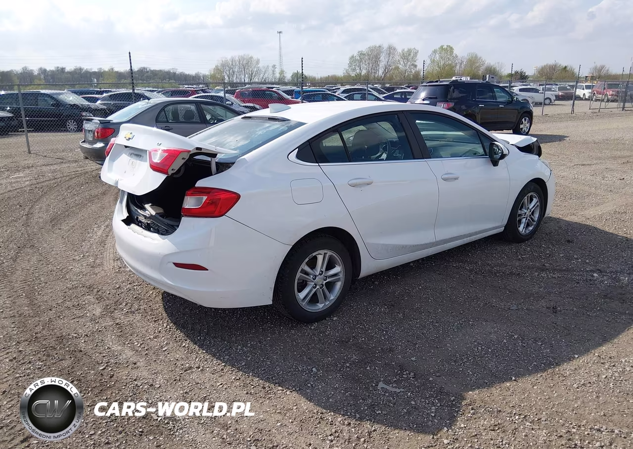 2017 Chevrolet Cruze Lt Auto VIN:1G1BE5SMXH7252986 - 4