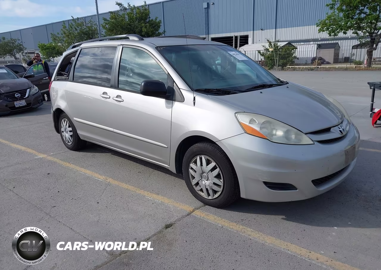 2010 Toyota Sienna Le