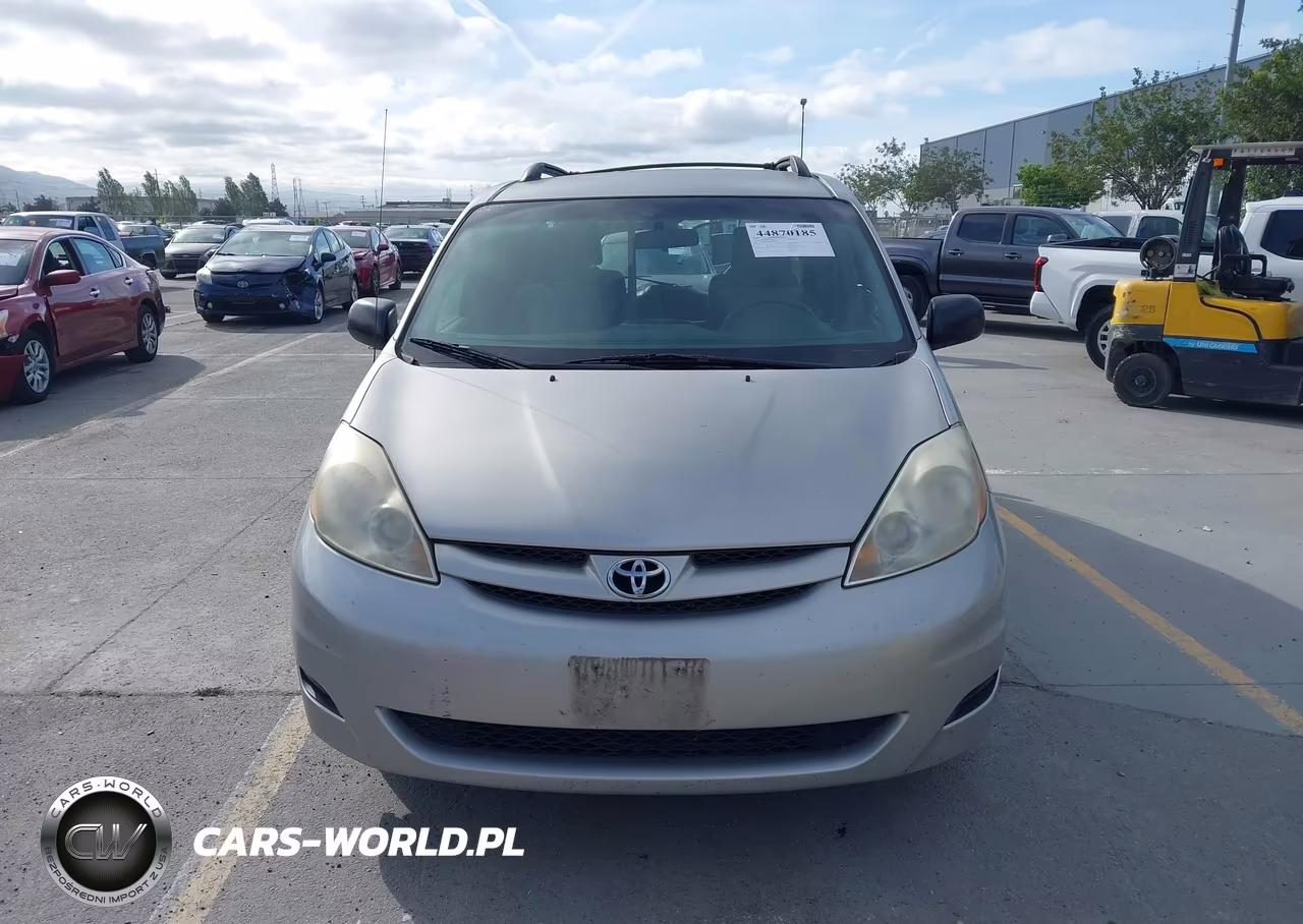 2010 Toyota Sienna Le VIN:5TDKK4CC0AS323866 - 12