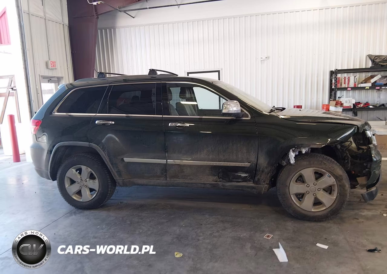 2011 Jeep Grand Cherokee Laredo VIN:1J4RR4GG4BC548828 - 13