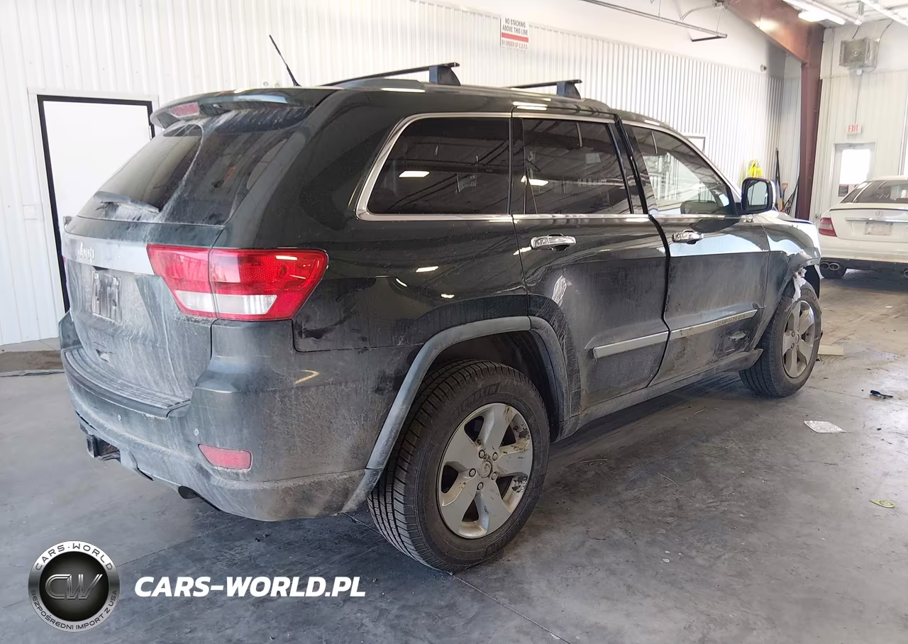 2011 Jeep Grand Cherokee Laredo VIN:1J4RR4GG4BC548828 - 4