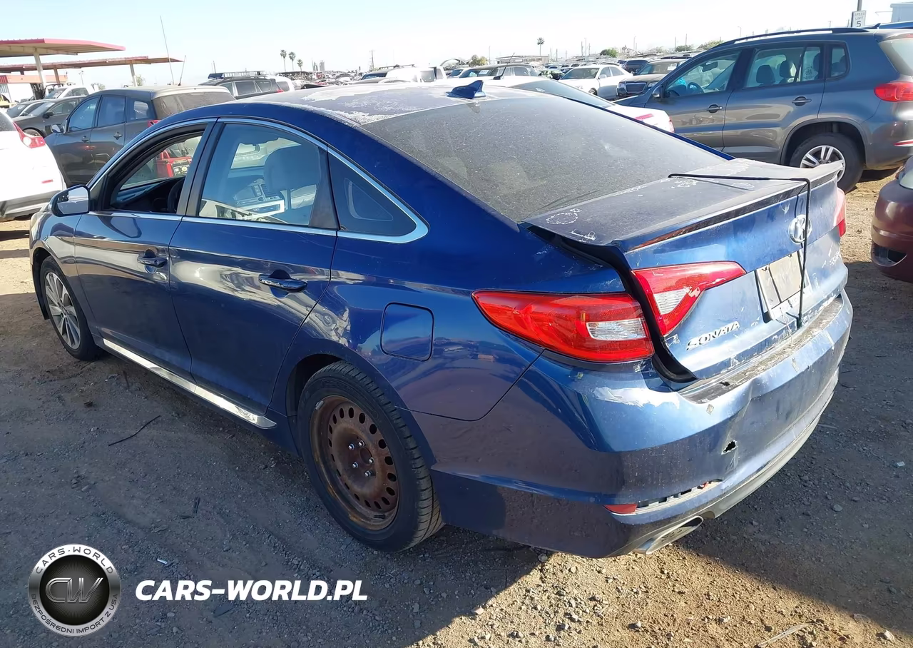 2015 Hyundai Sonata Sport VIN:5NPE34AF3FH033383 - 3