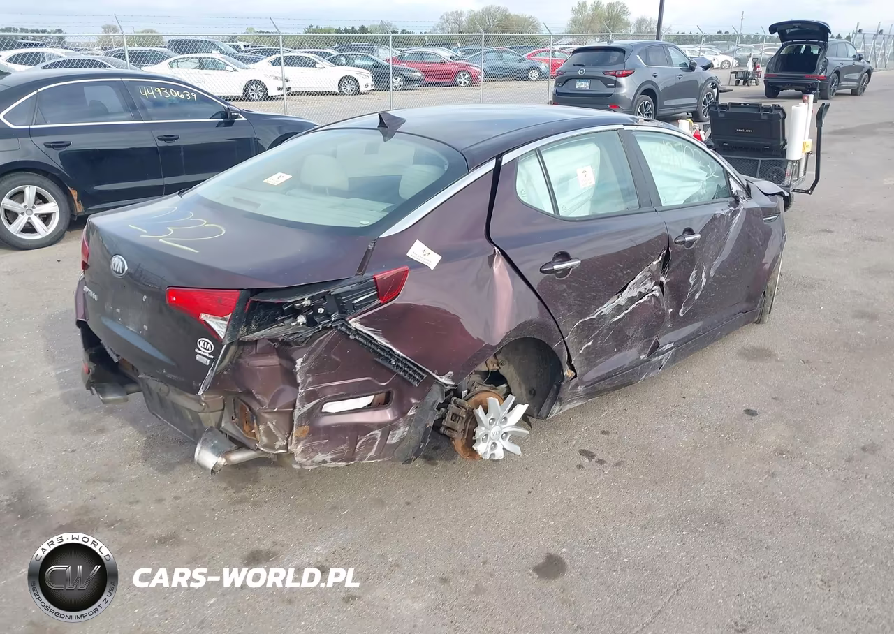 2013 Kia Optima Lx VIN:5XXGM4A75DG210832 - 4