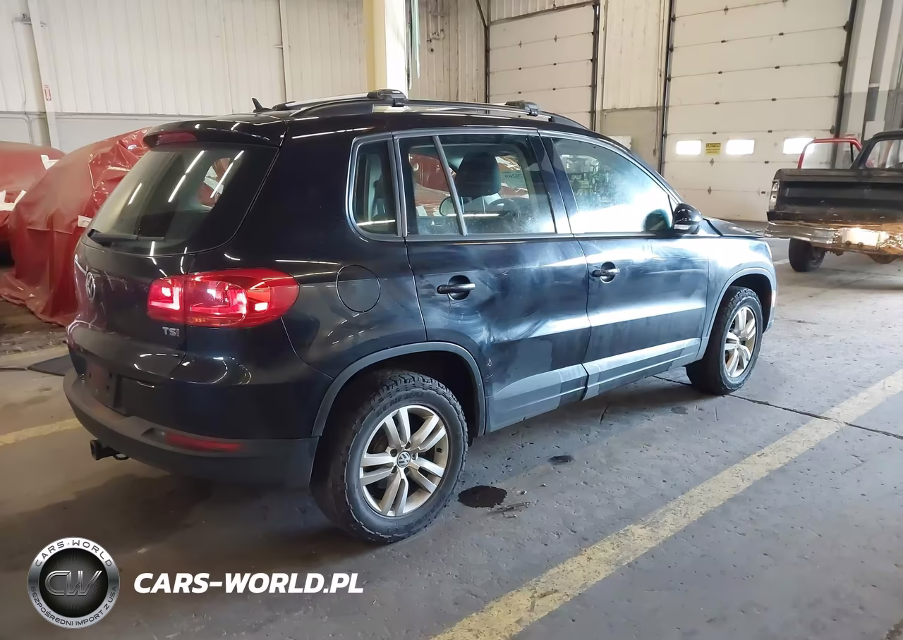 2016 Volkswagen Tiguan S VIN:WVGAV7AX9GW606278 - 4