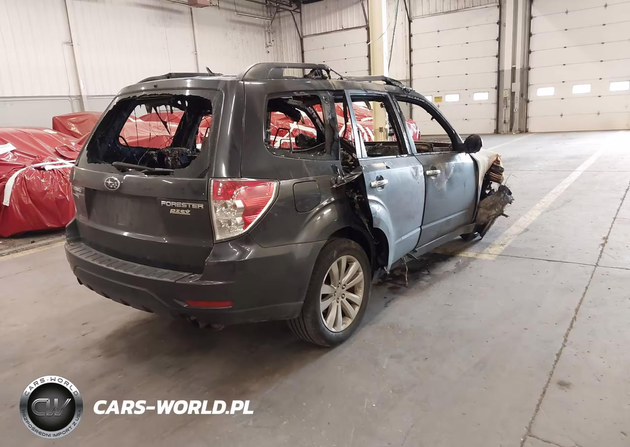 2013 Subaru Forester 2.5X Premium VIN:JF2SHADC2DH440869 - 4