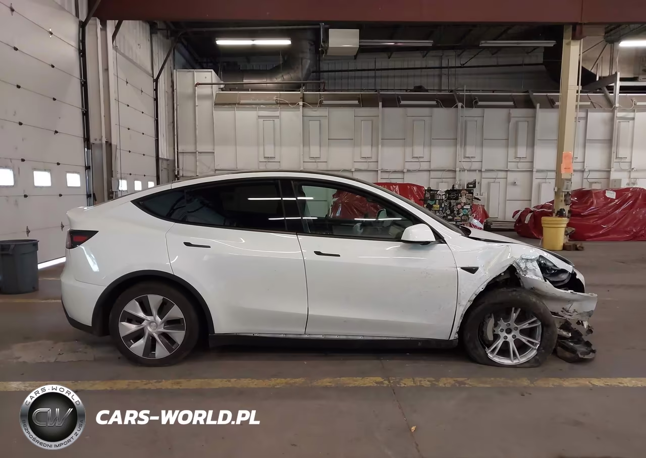 2023 Tesla Model Y VIN:7SAYGDEE5PF788671 - 13
