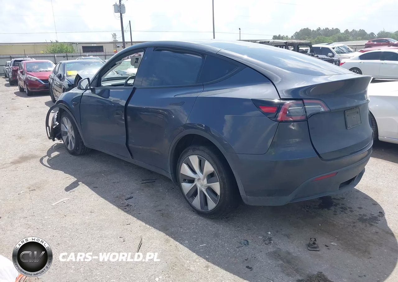 2024 Tesla Model Y Long Range Dual Motor All-Wheel Drive VIN:7SAYGAEEXRF075122 - 3