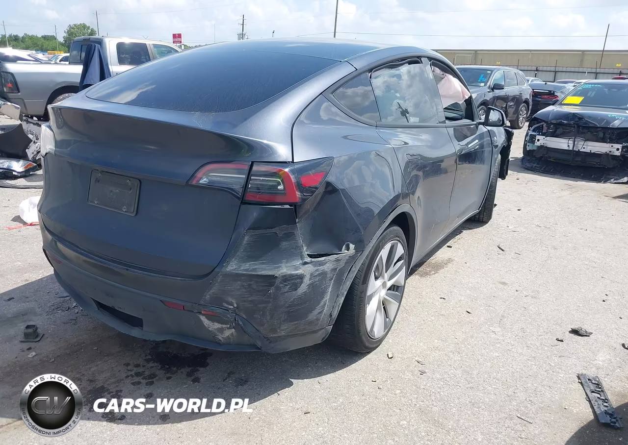 2024 Tesla Model Y Long Range Dual Motor All-Wheel Drive VIN:7SAYGAEEXRF075122 - 4