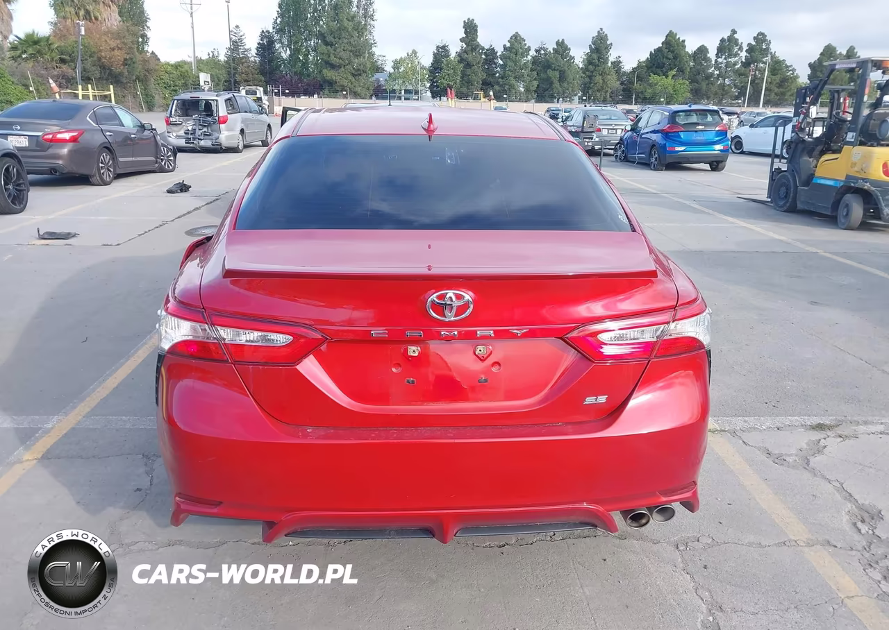 2020 Toyota Camry Se VIN:4T1G11AKXLU347569 - 17