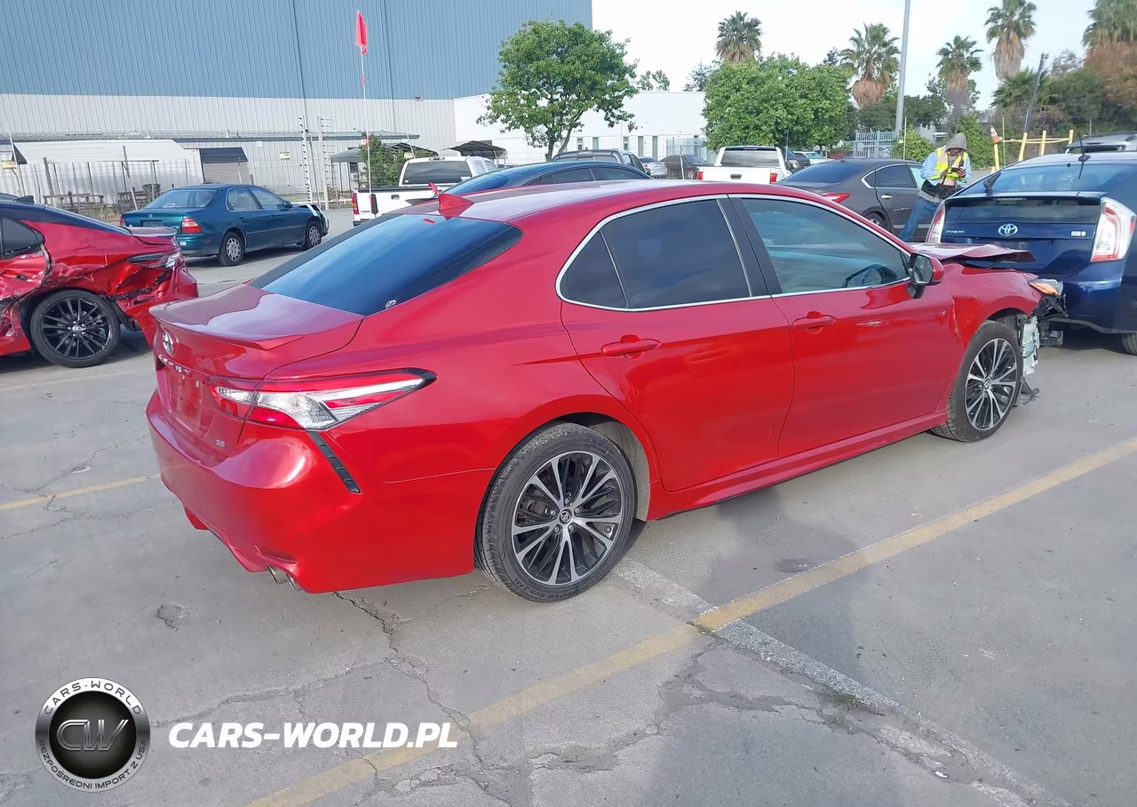 2020 Toyota Camry Se VIN:4T1G11AKXLU347569 - 4