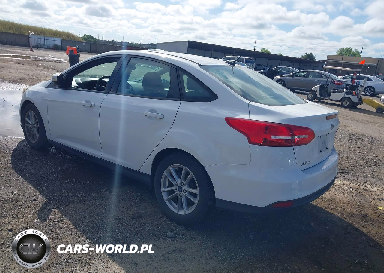 2017 Ford Focus Se VIN:1FADP3F27HL309312 - 3