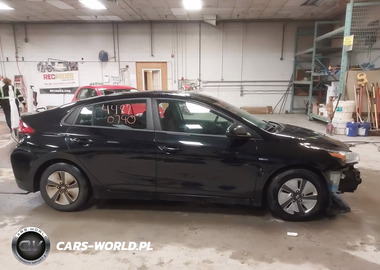 2020 Hyundai Ioniq Hybrid Blue VIN:KMHC65LC4LU186102 - 14