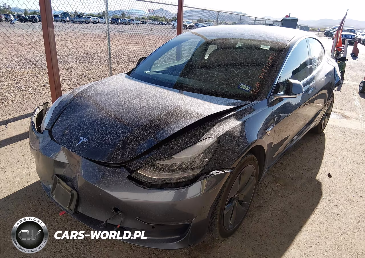 2018 Tesla Model 3 Long Range-Mid Range VIN:5YJ3E1EA5JF052720 - 2