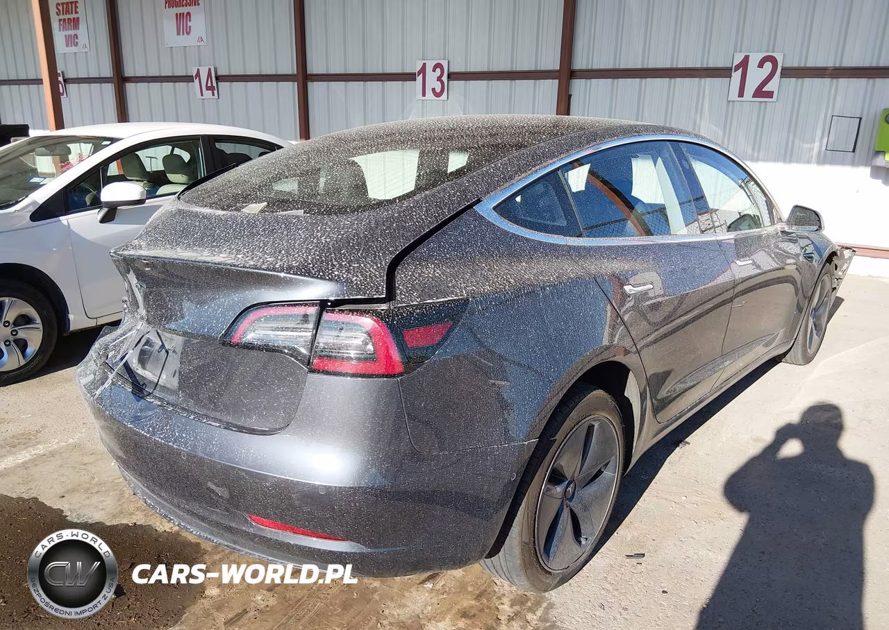 2018 Tesla Model 3 Long Range-Mid Range VIN:5YJ3E1EA5JF052720 - 4