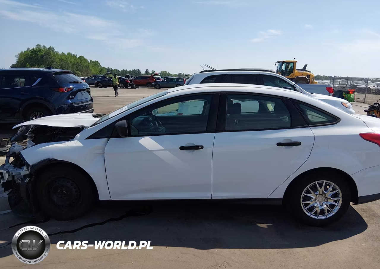 2016 Ford Focus S VIN:1FADP3E25GL381724 - 15
