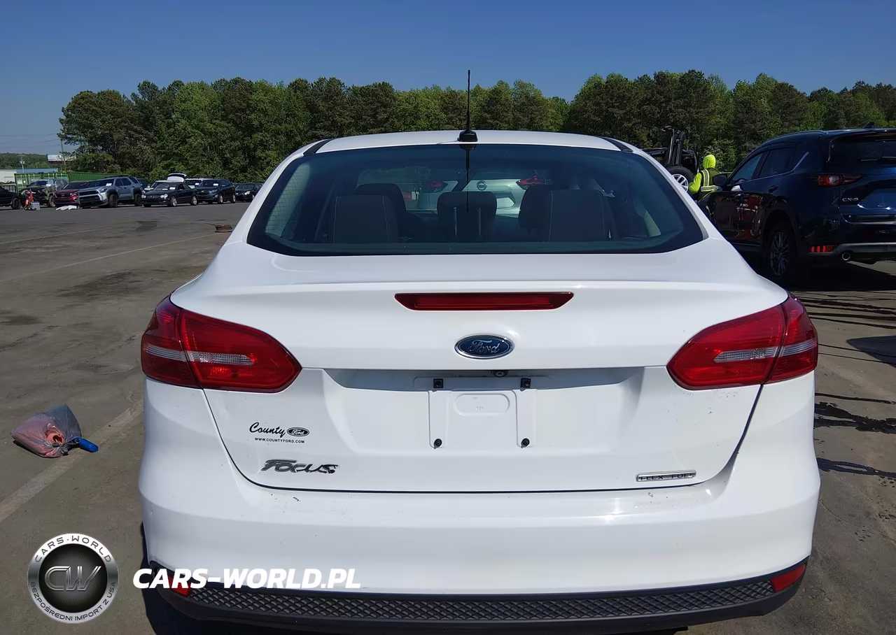 2016 Ford Focus S VIN:1FADP3E25GL381724 - 17